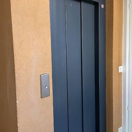 Studio Proche De La Gare ! Apartment Lausanne Ngoại thất bức ảnh