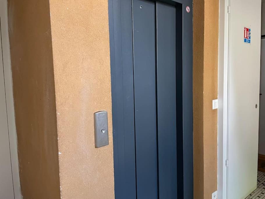 Studio Proche De La Gare ! Apartment Lausanne Ngoại thất bức ảnh