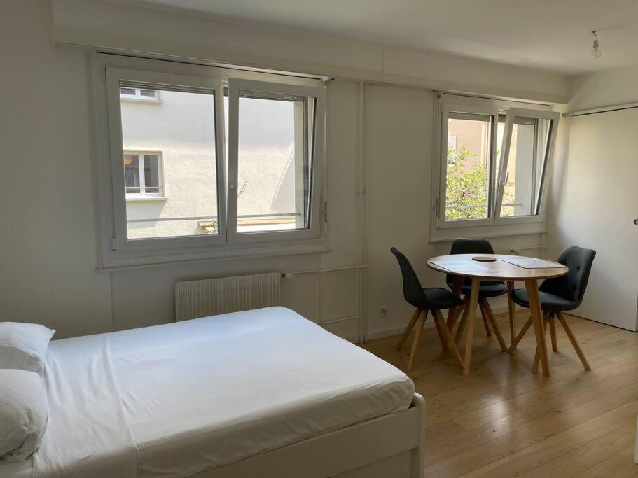 Studio Proche De La Gare ! Apartment Lausanne Ngoại thất bức ảnh