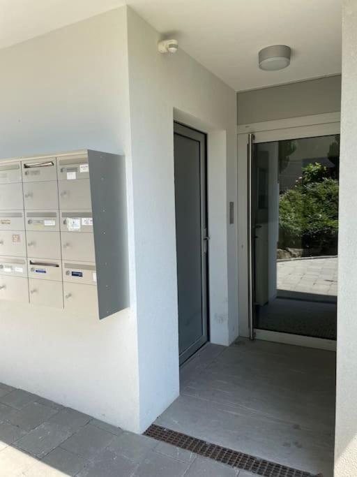 Studio Proche De La Gare ! Apartment Lausanne Ngoại thất bức ảnh